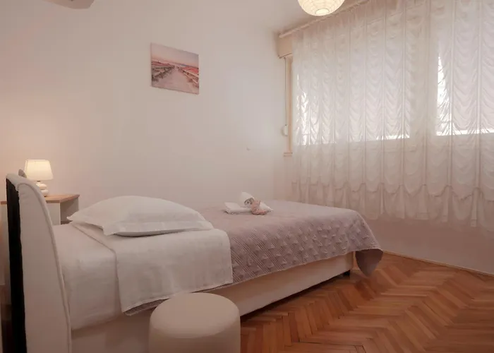 Sea Lady Apartment *